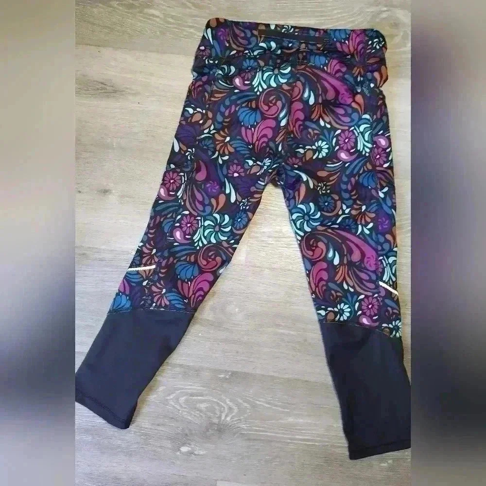 𝅺skirtsports Women's Floral Multi Color Active Wear Workout leggings. Size Sm